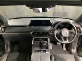 安全運転と情報操作を両立する運転席まわり。さまざまな情報を扱いながら正しい姿勢で安全に運転できることを追求したコックピット!
