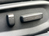 【パワーシート】スイッチ一つで簡単にシートの微調整が可能!電動だから力もいりません!快適なシートポジションにセットして、快適なドライブをお楽しみください。