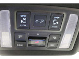スライドドアの開閉は、ドアハンドルはもちろん運転席からのスイッチ操作でも可能です。お子様の送迎時の乗り降りも一段と楽になります。