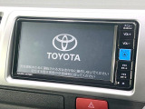 【純正ナビ】人気の純正ナビを装備しております。ナビの使いやすさはもちろん、オーディオ機能も充実!キャンプや旅行はもちろん、通勤や買い物など普段のドライブも楽しくなるはず♪