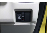 【左電動スライドドア】力を入れずにラクラクドア開閉♪左側電動スライドドア装備車両◎右側スライドドアは手動開閉です。狭い駐車場での乗り降りもラクラク♪挟み込み防止機構装備でお子様の乗り降りも安心◎
