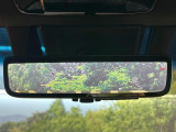 【デジタルインナーミラー】後席の大きな荷物や同乗者で後方が確認しづらい時でも安心!カメラが撮影した車両後方の映像をルームミラー内に表示。クリアな視界で状況の確認が可能です!
