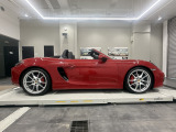 オプション:ポルシェトルクベクタリング(PTV)、PDK、シートヒーター(フロント左右)、カラークレスト ホイールセンターキャップ、オートエアコン