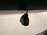 後方にもドライブレコーダーのカメラが付いています。前後両方でお車の周りを監視・記録いたします。