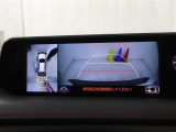 バックカメラが付いているので後方確認が非常にしやすいです。今や運転初心者も熟練者も必須装備!ついていて損はないですね♪