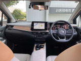 インパネ周りは、このように機能的にまとまっています。もちろん室内はクリーニング済みでキレイです。