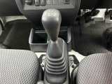 マニュアルミッション車。しっくり手になじむシフトレバーで運転をより楽しみたい方は必見です!