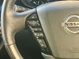 ステアリングの左側に、オーディオの操作ができるスイッチを装備しています。ハンドルから手を離さず操作できて便利です。