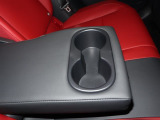 走りにこだわりながら収納力も持ち合わせたお車です。荷物を載せて軽快なドライブを楽しめますよ♪