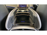 【収納スペース】ドアポケットやセンターコンソール等に様々な小物や荷物に対応する収納スペースを装備しており、散らかりがちな車内をきれいに整頓できます。