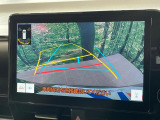 【バックカメラ】駐車時に後方がリアルタイム映像で確認できます。大型商業施設や立体駐車場での駐車時や、夜間のバック時に大活躍!運転スキルに関わらず、今や必須となった装備のひとつです!