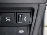人や荷物を満載しても、対向車や先行車に迷惑をかけない、室内からヘッドライトの光軸を調整できます。