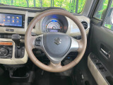 【純正革巻きステアリング】上質な革を使用することで、手にしっかり馴染みとても運転しやすいハンドルです♪