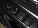 電動格納式ドアミラー・パワーウインドウを装備しています。