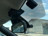 純正オプションの前方・車内用ドライブレコーダーが付いております。