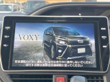 【純正10インチナビ】人気の純正ナビを装備しております。ナビの使いやすさはもちろん、オーディオ機能も充実!キャンプや旅行はもちろん、通勤や買い物など普段のドライブも楽しくなるはず♪