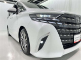 フォグランプ装着車です。暗い夜道の車両前方を明るく照らします