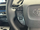 運転中、オーディオの操作をしてて、ハッとしたことはありませんか?ステアリングスイッチは、運転中でもハンドルでオーディオの操作が可能です。安全なドライブをサポートします。