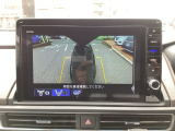 運転席から見づらいサイドミラー下部を映すサイドカメラ装備です!