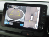 マルチビューカメラシステム:目視しにくい車の周囲を映像で確認できます。駐車時や見通しの悪い交差点など、死角をナビ画面に映し出し、安心感を高めます。