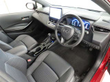 シンプルで使いやすいデザインの運転席です。