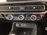運転席と助手席にシートヒーターが付いています☆寒い時期に腰周りを温めてくれるので体全体が温まりやすいのは勿論、暖房と違い顔に風が当たらないので、乾燥肌やドライアイの方でも大丈夫☆