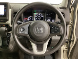 ハンドルにHondaセンシング系のクルーズコントロールやレーンキープアシストなどのスイッチと、オーディオの操作スイッチが装備されています。ハンドルから手を離さず安全に操作できます。