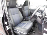 【内装】ヴォクシーの車内です♪もちろん、フロアマットもついてますよ〜!