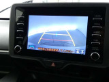 【バックカメラ】バックカメラ装着車です。バックする時に、後方の様子をナビ画面に表示します!慣れない駐車場での駐車や、せまい場所での車庫入れの時も、安全確認OK!思いがけずコツン!なんて事も防げますヨ