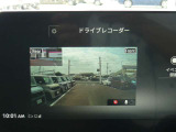 前後ドライブレコーダー装備、事故の走行記録だけでなく、ドライブの思い出を記録したりとカーライブを豊かにします。