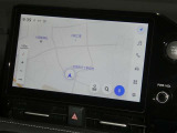 【10.5インチ純正ナビ】純正ナビを装備。タッチパネル式で使いやすく、詳細地図により目的地をピンポイントで設定できます。初めての道でも迷いにくく、ロングドライブも快適ですよ♪