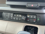 運転席助手席シートヒーター、オートエアコン、USBジャック