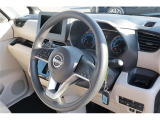 前席全体 目線も高く広い視界で安心して運転することができますね!