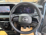 運転中のオーディオ操作は、ステアリングで行いましょう。安全運転で。