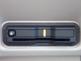 ■【ETC車載器】が装備されています。セットアップをしてお渡しとなり、ETCカードを差し込むだけで高速道路の利用が可能です。