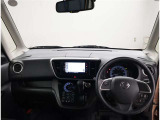 オシャレなインテリアで運転する気分も盛り上がりますよね^^