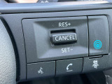 安心快適プロパイロット装備です。自動車専用道路などで前車に合わせ、アクセル、ブレーキ、車線に合わせてハンドル操作をサポート。快適ながらも追突予防にもなり安心です。