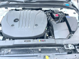 当店の認定中古車(VOLVO APPROVED CAR)はメーカー基準の車齢・走行に応じた内外装・機関の176項目もの項目に厳密な点検を実施。すべての基準を満たした自信を持ってお届けする中古車です。