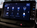 CD、DVD、Bluetooth、AM、FM、AUX、スマートフォン接続ができます。