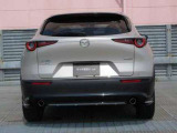 CX-30のエクステリアデザインは、明確なラインを使わず、面の動きのみで表現。アートとしての美しさと生命感を感じさせるデザインを創生しています