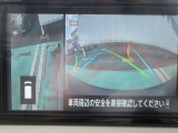 ナビ画面にアラウンドビュ-モニタ-の映像を映し出しています。  狭い場所での車庫入れをサポ-トしてくれる便利アイテムです。