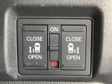 【両側パワースライドドア】スマートキーや運転席のスイッチで後席両側スライドドアの開閉が可能♪電動だから力を入れてドアを開ける必要が無く、小さなお子様でも簡単に開け閉めでき快適です♪