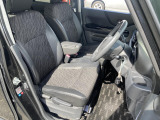 運転席シート廻りは使用感も少なく、良好な状態となっています。前オーナー様が丁寧に使っていたことがよくわかりますね。