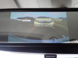 バックカメラ装備しております。駐車時に大変役に立ちますよ。駐車が苦手な方にも便利機能です。