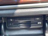 ◆【ETC】有料道路を利用する際に料金所で停止することなく通過できる、ETC車載器(ノンストップ自動料金収受システム機器)が装備されています。セットアップを行うことで利用可能になります。