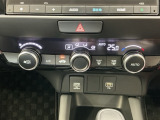 オートエアコン付きです!お好みの温度をセットするだけでエアコンの風量などを自動でコントロール。快適な車内でお過ごしいただけます。