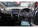 運転席から見た俯瞰図です!ドライバーが操作しやすいよう配置されています♪