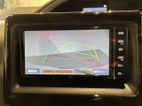 【バックモニター】駐車時に後方がリアルタイム映像で確認できます。大型商業施設や立体駐車場での駐車時や、夜間のバック時に大活躍?