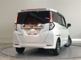 バックカメラが付いているので後方確認が非常にしやすいです。今や運転初心者も熟練者も必須装備!ついていて損はないですね♪