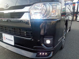 LEDヘッドライト&フロントフォグランプ装着されております!